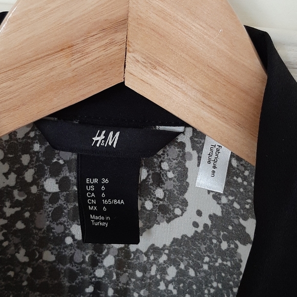 H AND M blouse - Picture 3 of 4